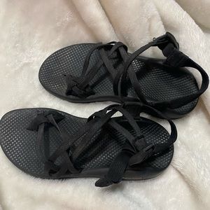 Womens Size 8 Black Double Strap Chacos
